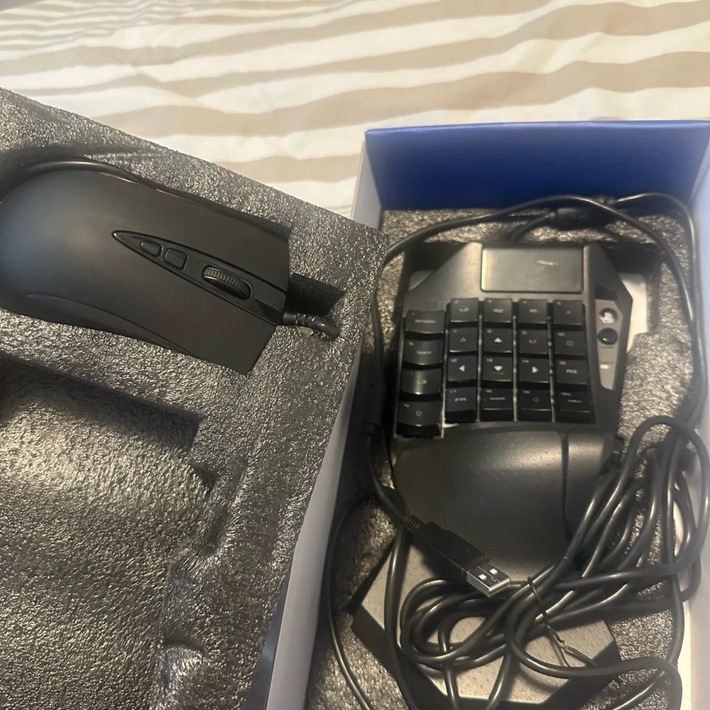 Tactical Assault Commander Gaming Keypad and Mouse - Picture 2 of 3